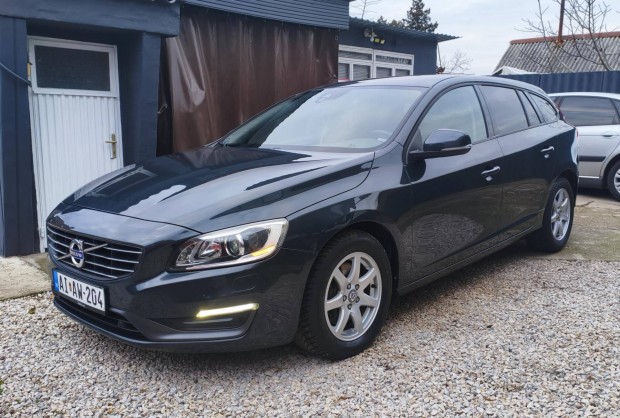 Volvo V60 2.4 D [D5] Momentum Mo-i aut� Kifog�s...